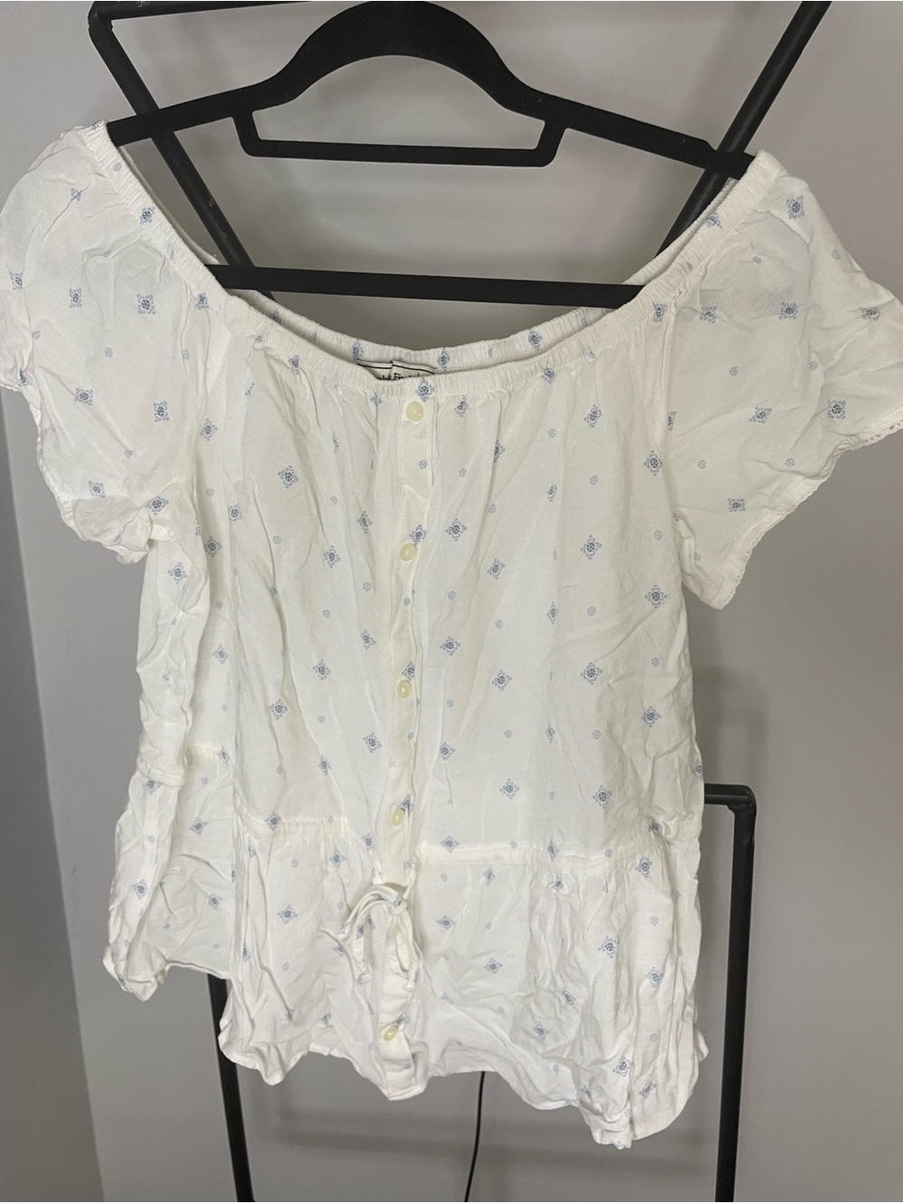 Abercrombie & Fitch White Off-Shoulder Button-Front Top with Light Blue Print